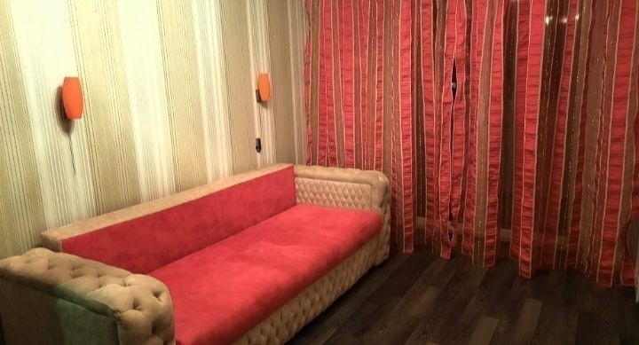 На длительный срок сдается двухкомнатная квартира. В квартире есть всё: мебель и техника (есть возможность заменить диван на кровать) Месторасположение: Квартал Еременко Цена: 35.000 руб/мес. К/у оплачиваются отдельно по квитанции + залог оплачивается дополнительно (можно разбить). Единоразовая оплата агентст...