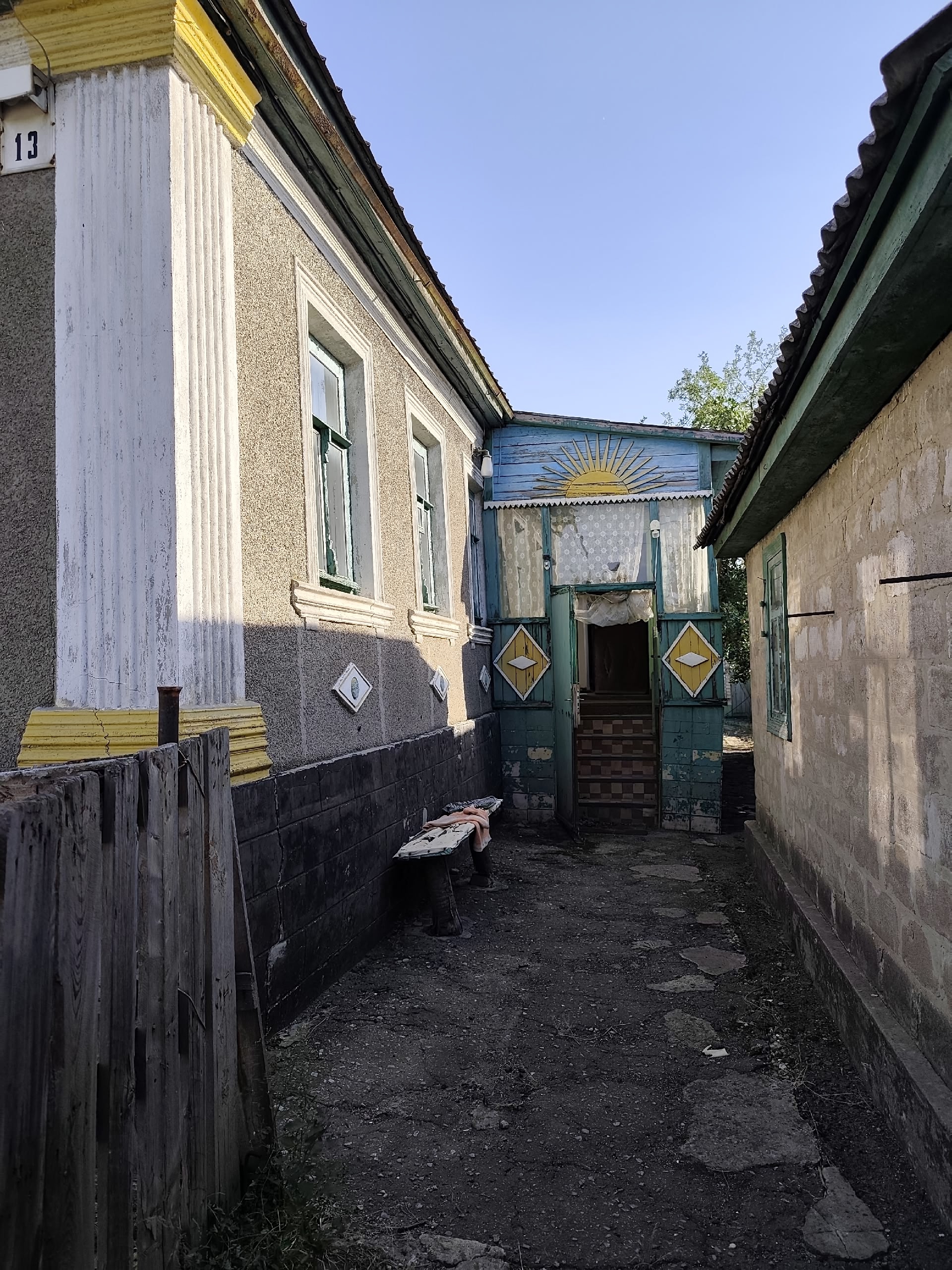 Продам дом п. Тельмана а 62 КВ м . Высокий. Нужен ремонт. Участок 4.5 сотки 3200000 тел. +79595847566.+79591901505